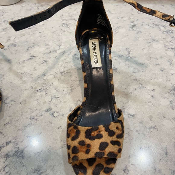 Leopard peep toe shoes size 9M - Picture 4 of 6